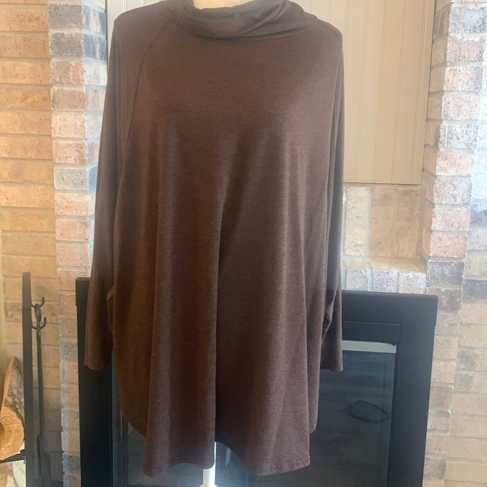 Cut loose turtleneck